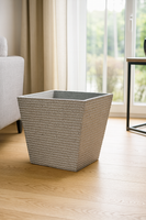 Strukturierter quadratischer Kunststoff-Blumentopf in Steinoptik