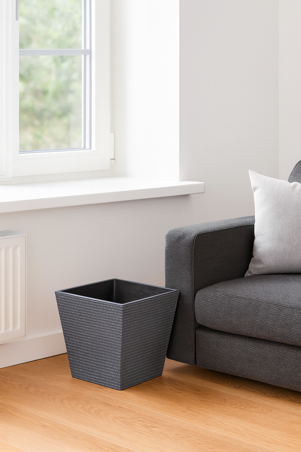 Strukturierter quadratischer Kunststoff-Blumentopf in Steinoptik