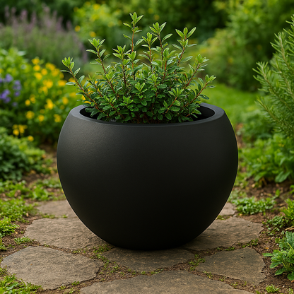 Moderner Blumentopf aus Magnesium mit Kugeln