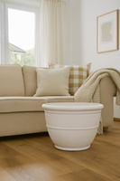 Klassischer weißer Pflanztopf aus Kunstharz