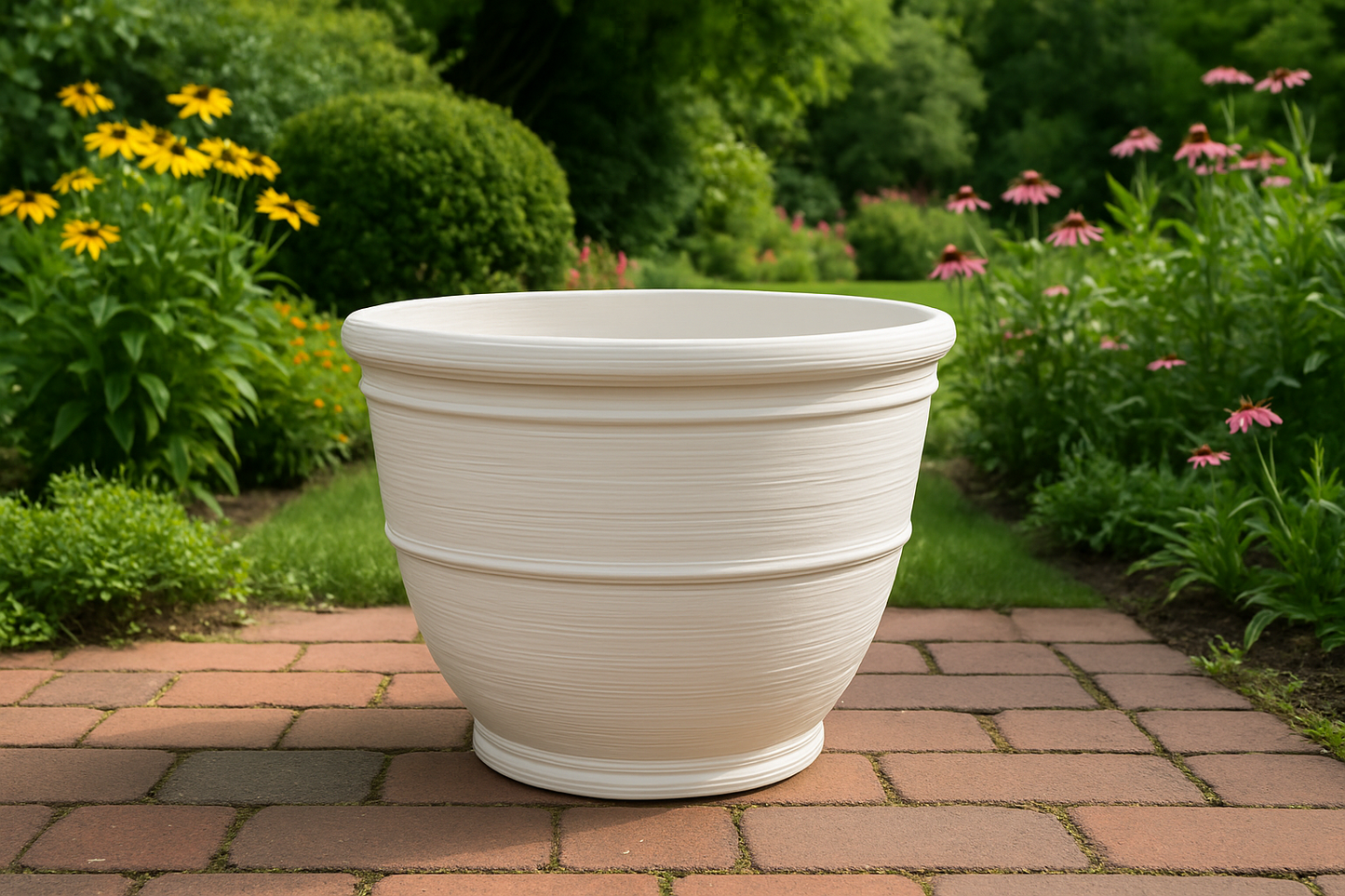 Klassischer weißer Pflanztopf aus Kunstharz