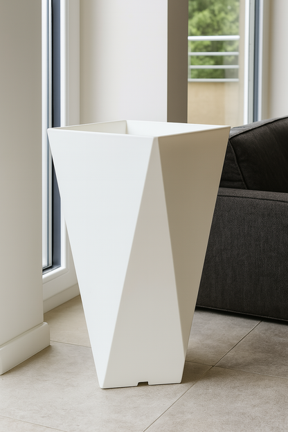 Großer Blumentopf aus Kunstharz