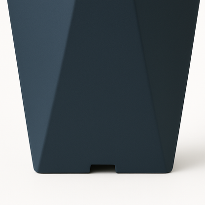 Großer Blumentopf aus Kunstharz