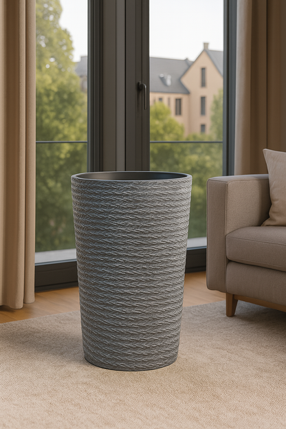 Moderner, strukturierter, hoher Pflanzkübel aus Kunstharz