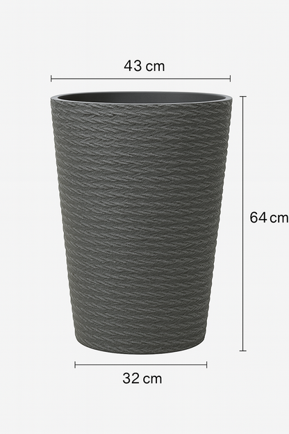Moderner, strukturierter, hoher Pflanzkübel aus Kunstharz