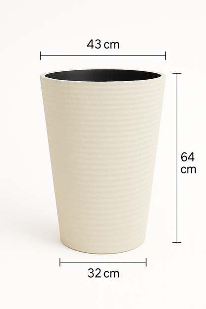 Moderner, strukturierter, hoher Pflanzkübel aus Kunstharz