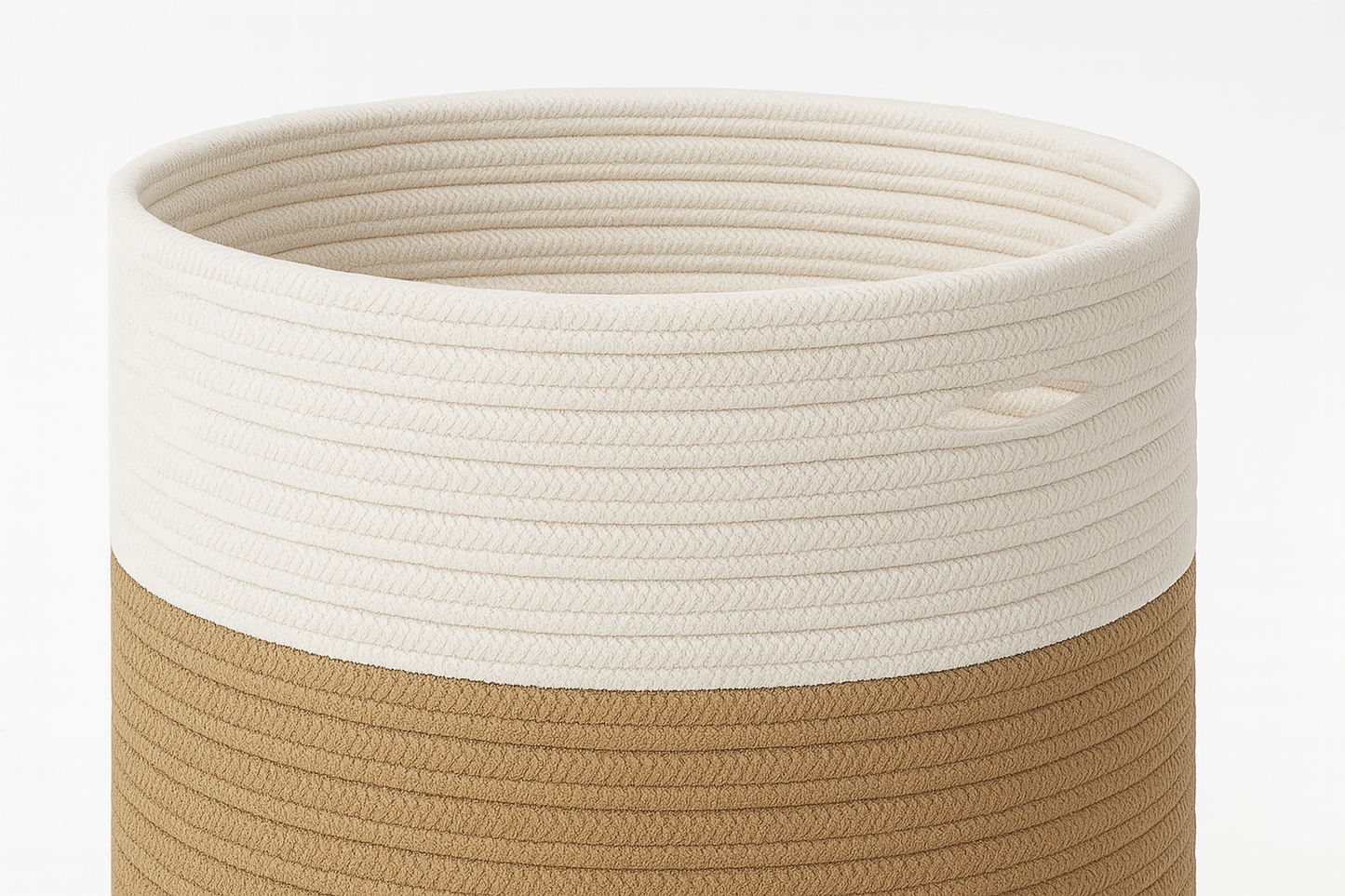 Zweifarbiger, handgewebter Pflanzenkorb