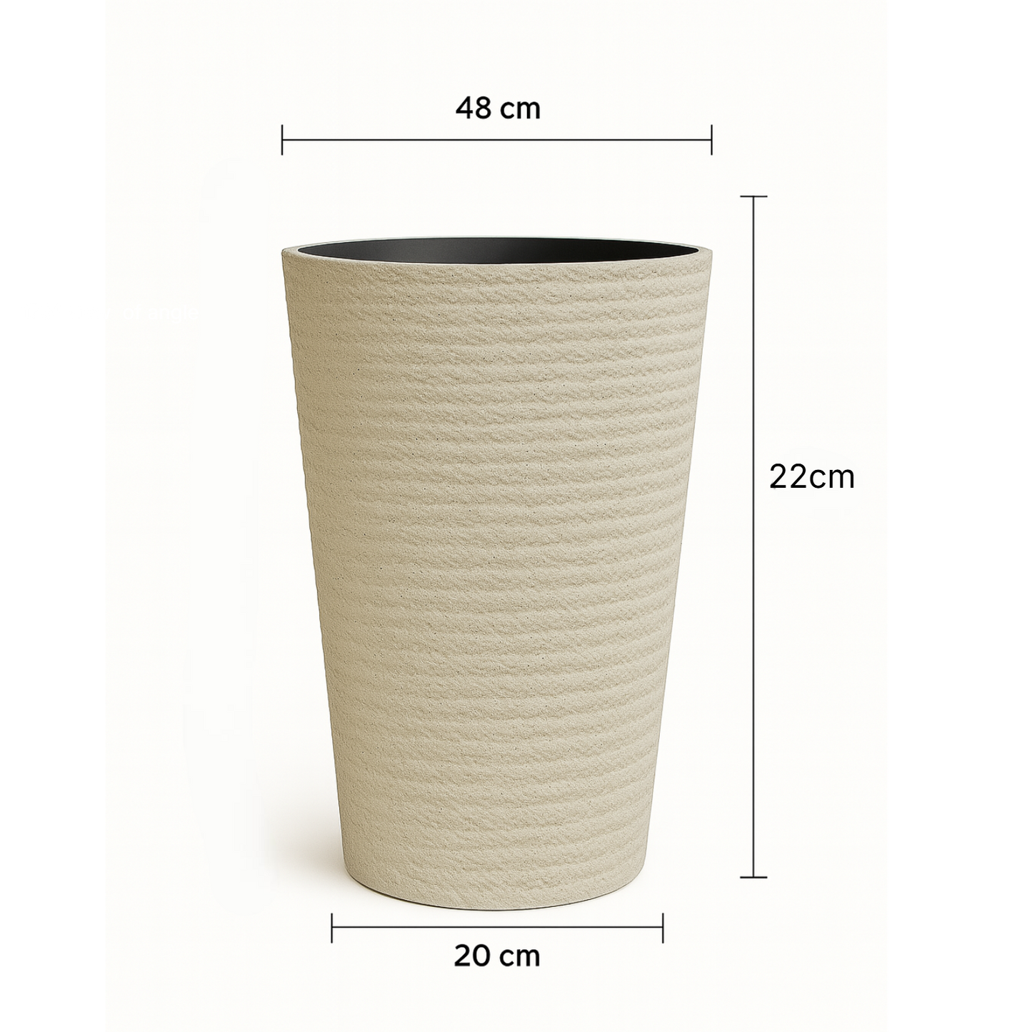 Moderner, strukturierter, hoher Pflanzkübel aus Kunstharz