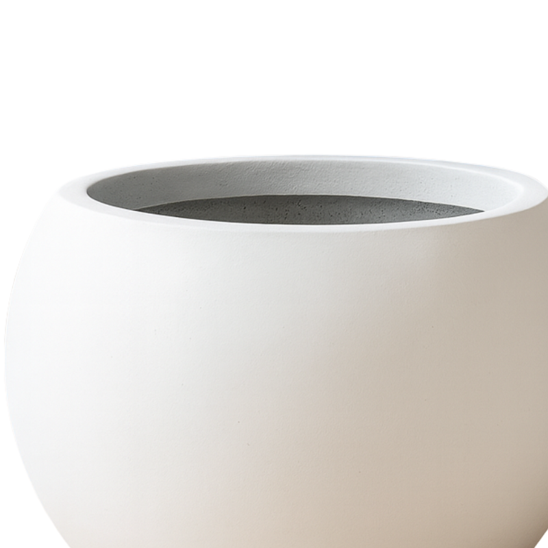 Moderner Blumentopf aus Magnesium mit Kugeln